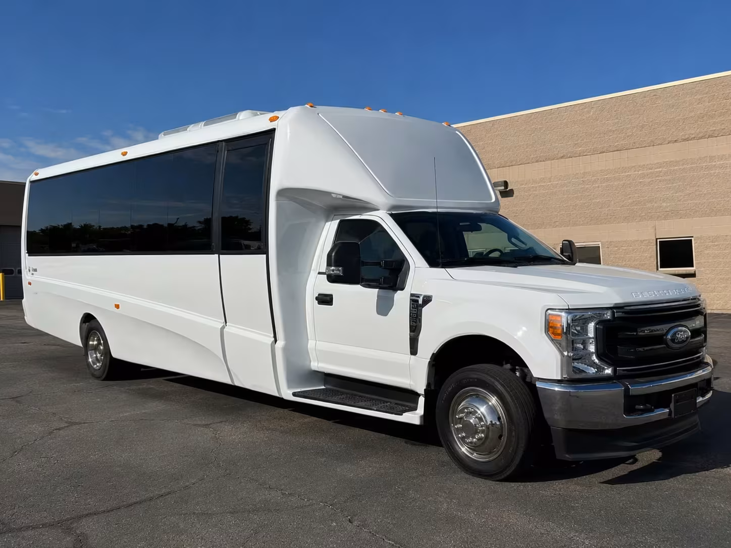 15 passenger minibus