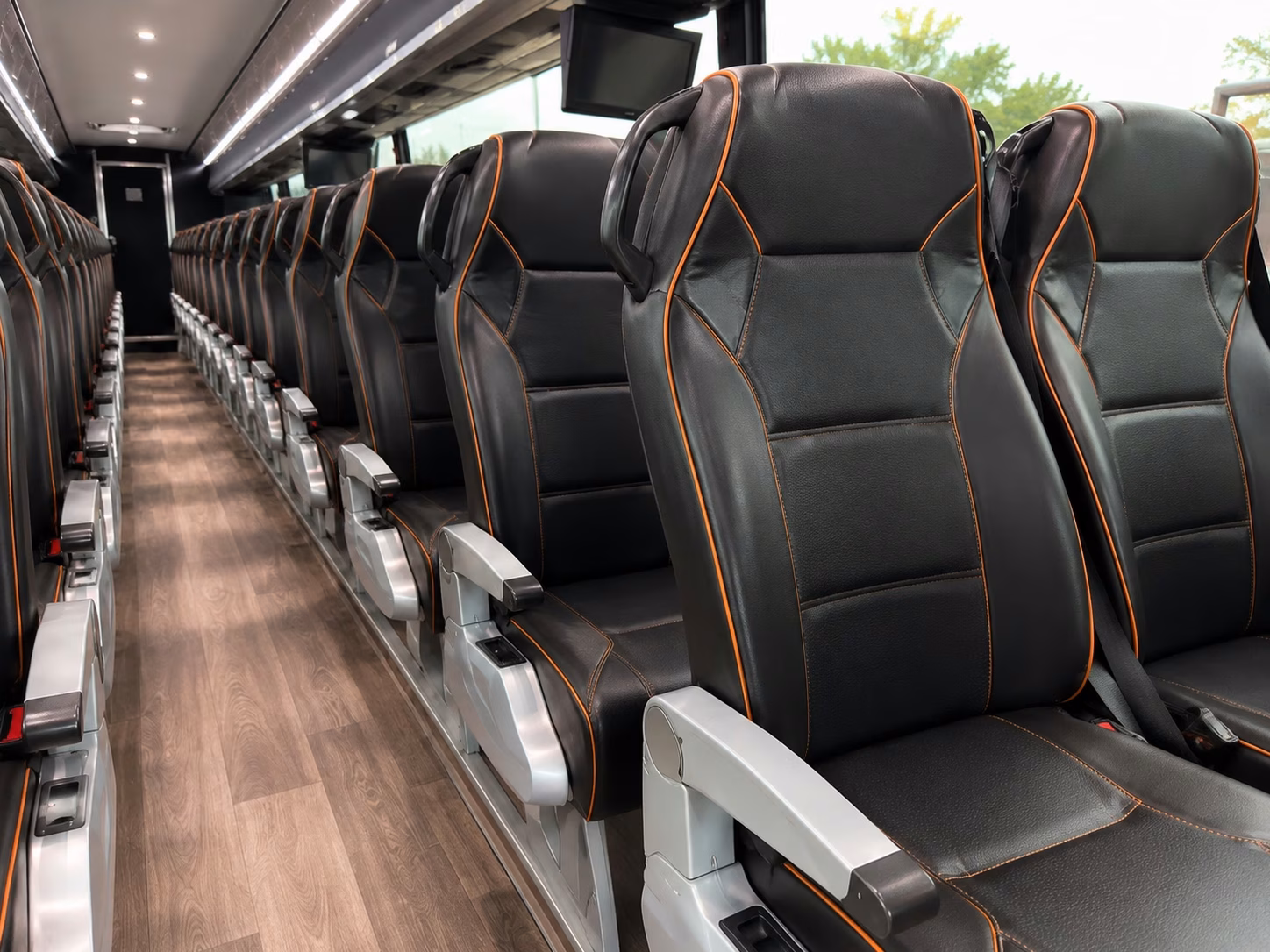 how bus type and size change charter bus prices in largo florida